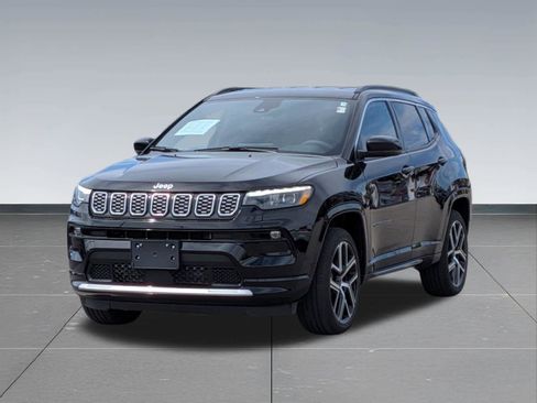 Used 2025 Jeep Compass Limited w/ Elite Group AWD/4WD image 9