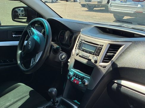 Used 2013 Subaru Outback 2.5i AWD/4WD image 24