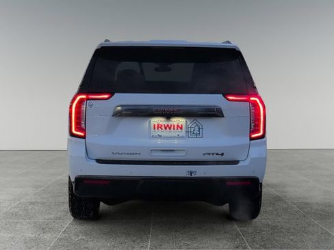 Used 2022 GMC Yukon XL AT4 image 4