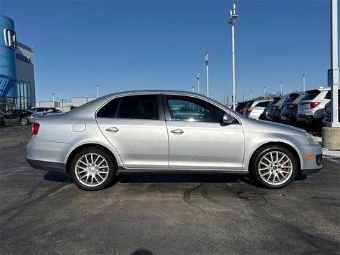 Used 2006 Volkswagen Jetta GLI image 12