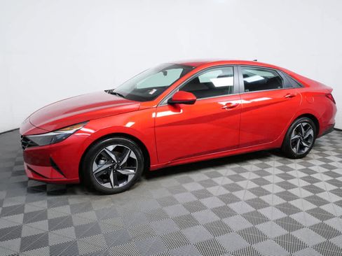 Certified 2023 Hyundai Elantra SEL w/ Convenience Package image 24