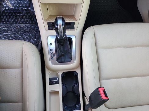 Used 2012 Volkswagen Tiguan SEL FWD image 14