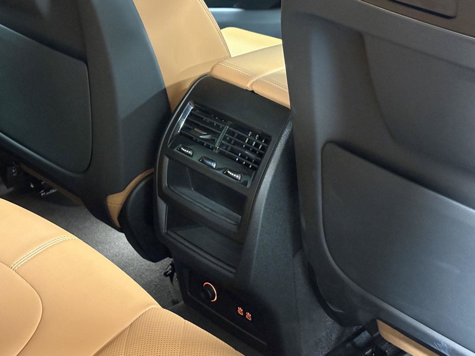 Used 2024 BMW X5 xDrive40i w/ M Sport Package AWD/4WD image 12