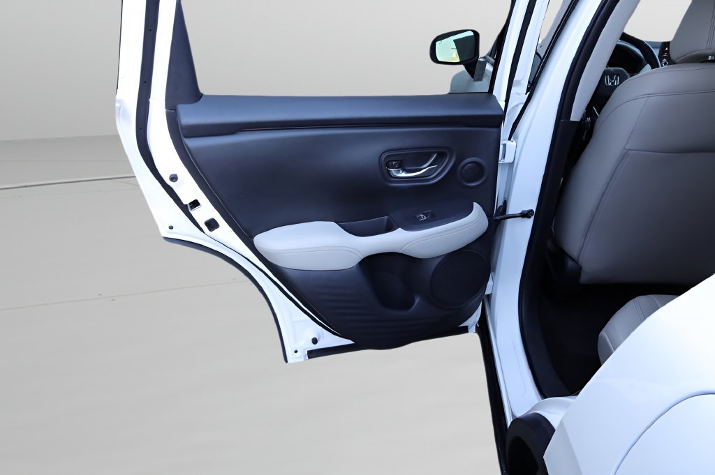 Used 2026 Honda HR-V EX-L image 16