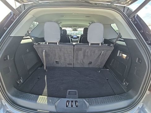 Used 2022 Ford Explorer XLT w/ Equipment Group 202A image 41