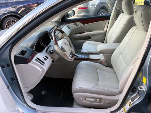 Used 2011 Toyota Avalon Limited image 9