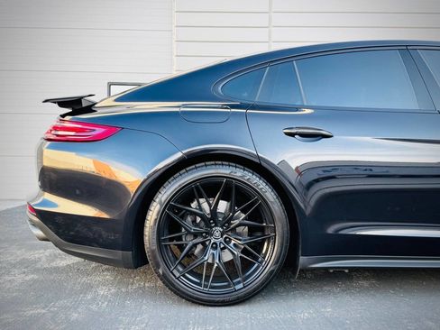 Used 2017 Porsche Panamera 4S image 12