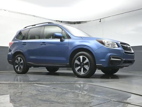 Used 2018 Subaru Forester 2.5i Premium w/ All-Weather Package AWD/4WD image 32