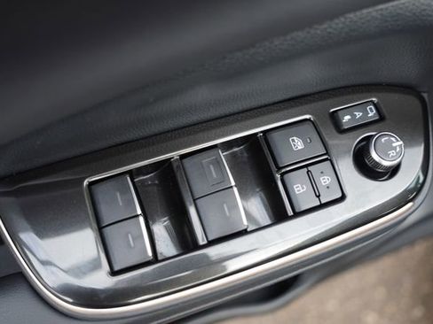 Used 2024 Toyota Crown XLE image 19