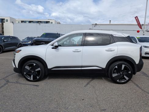 Used 2025 Nissan Kicks SR AWD/4WD image 9