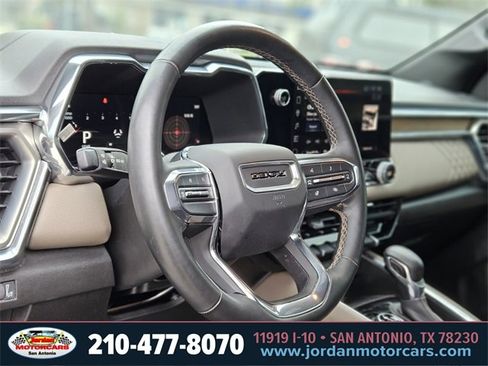 Used 2024 GMC Canyon Denali image 19