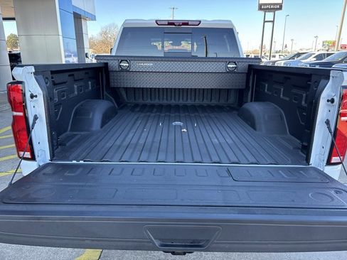 Used 2024 Chevrolet Silverado 2500 LTZ w/ LTZ Convenience Package image 7