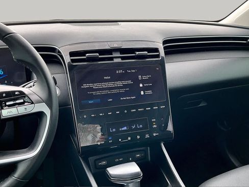 Certified 2024 Hyundai Tucson SEL w/ Convenience Package FWD image 7