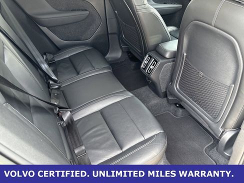 Certified 2023 Volvo XC40 B4 Plus image 31