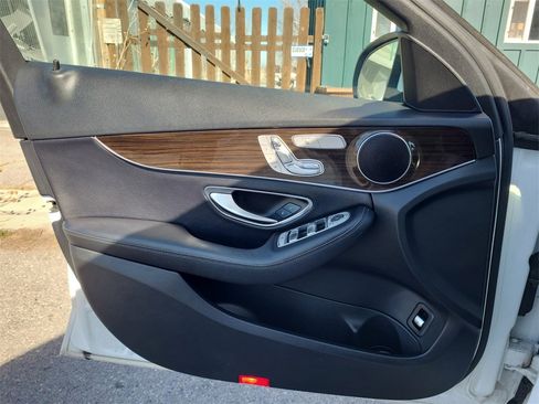 Used 2018 Mercedes-Benz C 300 4MATIC Sedan image 18