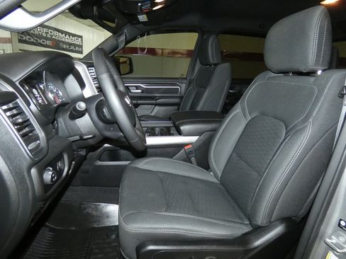 Used 2025 RAM 1500 Big Horn AWD/4WD image 11