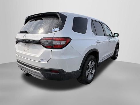 Used 2025 Honda Pilot EX-L image 8