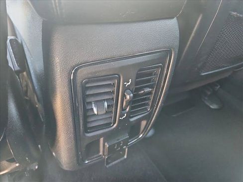 Used 2020 Jeep Grand Cherokee Altitude RWD image 25