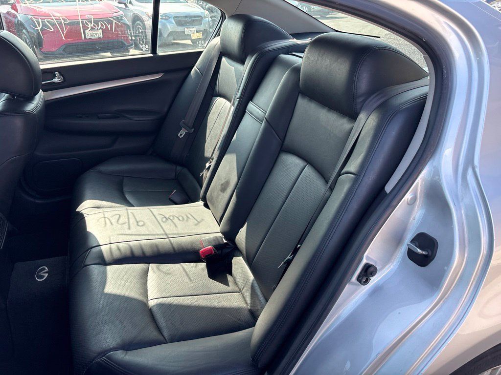 Used 2010 INFINITI G37 Journey RWD image 13