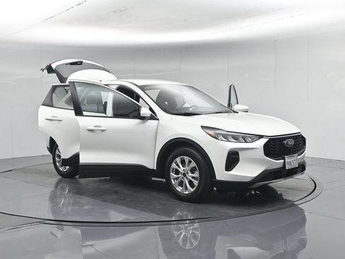 Used 2023 Ford Escape Active w/ Tech Pack #2 FWD image 32