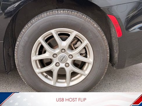 Used 2025 Chrysler Pacifica Select FWD image 10