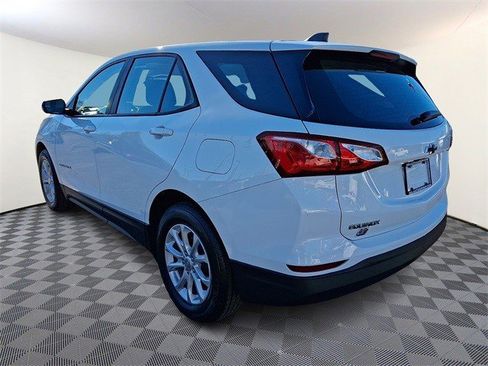 Certified 2021 Chevrolet Equinox LS image 4