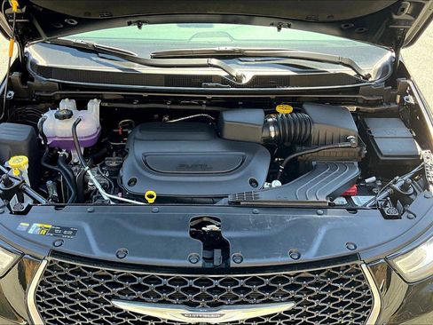 New 2026 Chrysler Pacifica Pinnacle AWD/4WD image 10