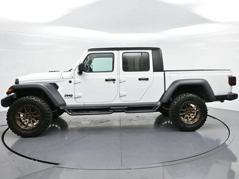 Used 2023 Jeep Gladiator Sport AWD/4WD image 4