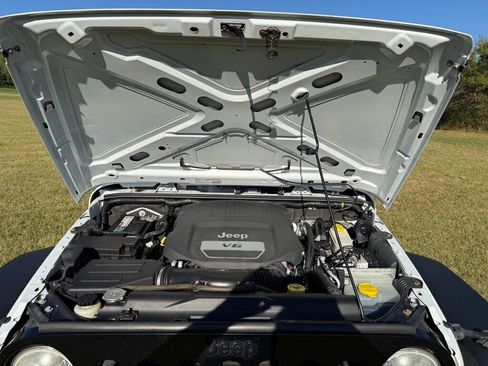 Used 2014 Jeep Wrangler Unlimited Sport image 51