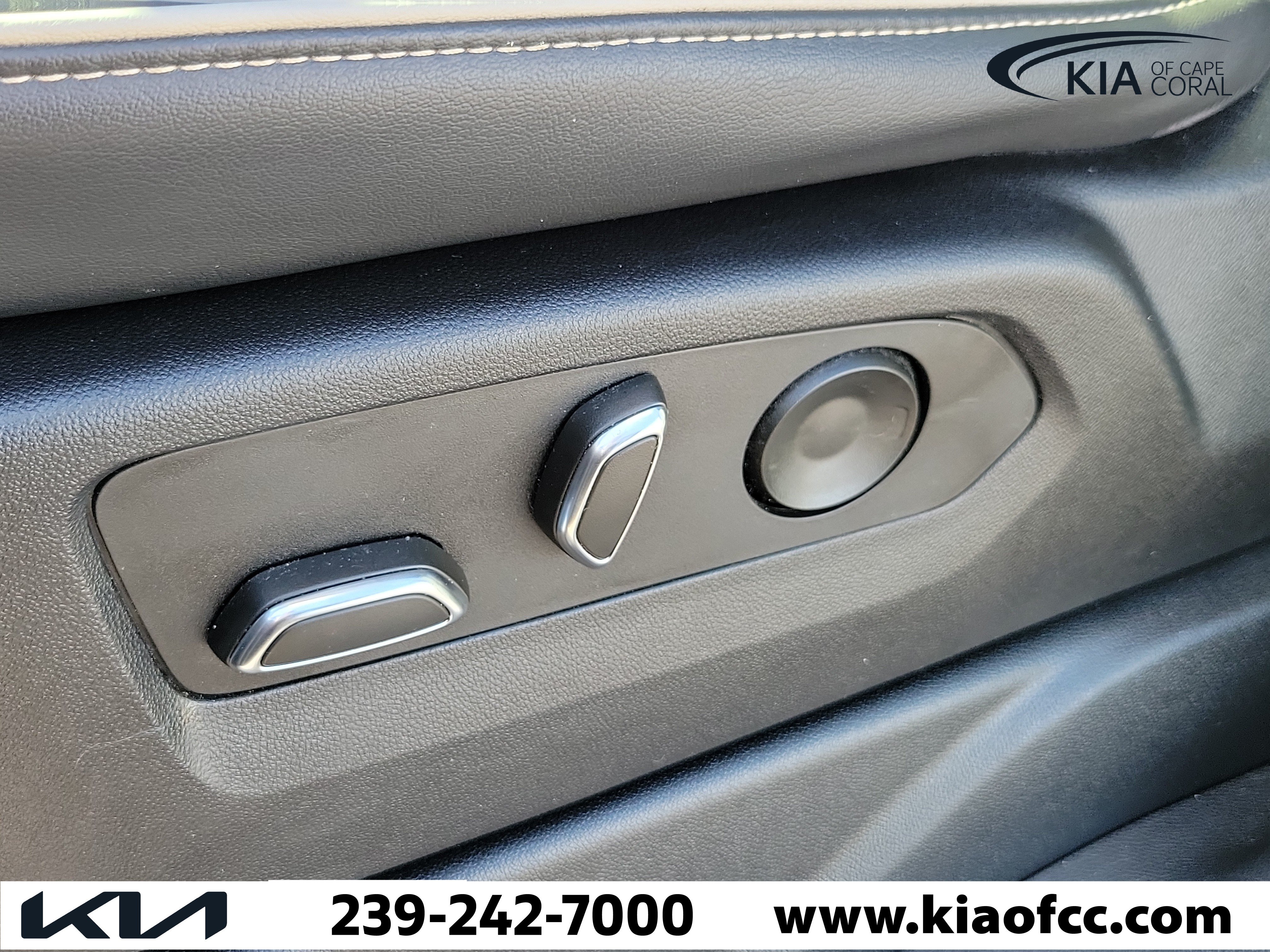 Used 2023 Cadillac Escalade Sport AWD/4WD image 23