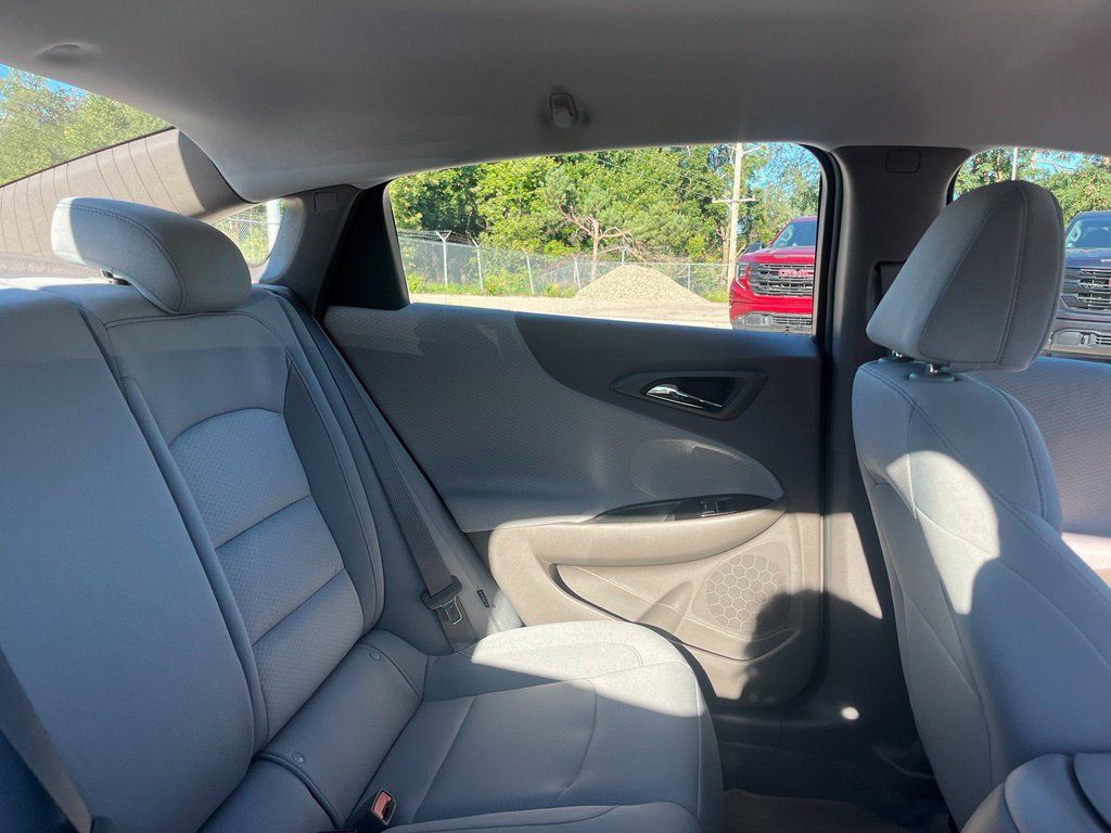 Used 2024 Chevrolet Malibu LS FWD image 35