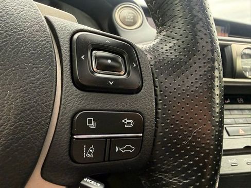 Used 2019 Lexus IS 300 F Sport w/ F Sport Package AWD/4WD image 15