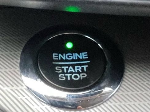 Used 2020 Ford Explorer XLT w/ Equipment Group 202A RWD image 26