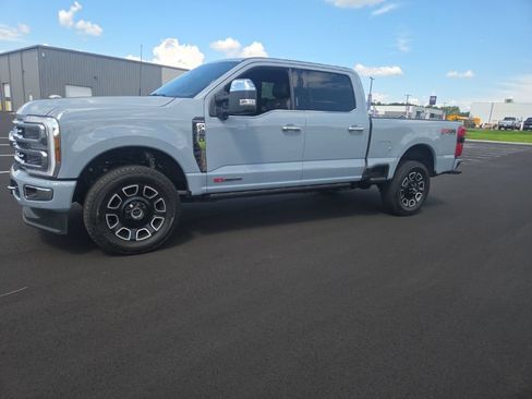 Used 2024 Ford F250 Platinum AWD/4WD image 5