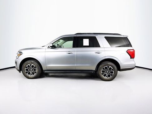 Used 2024 Ford Expedition XLT image 7