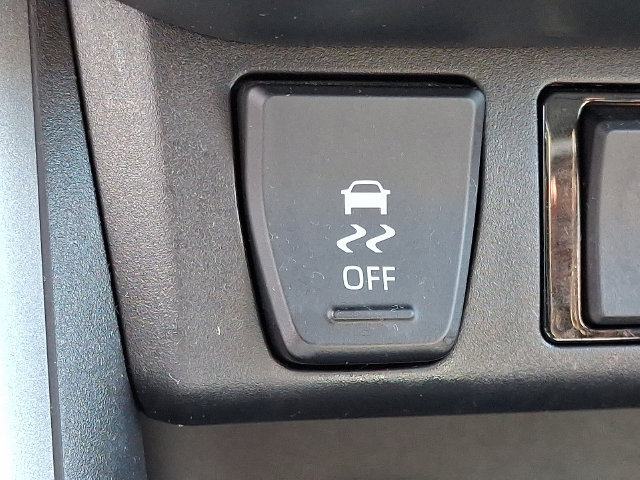 Used 2025 Toyota RAV4 XLE w/ Convenience Package AWD/4WD image 24