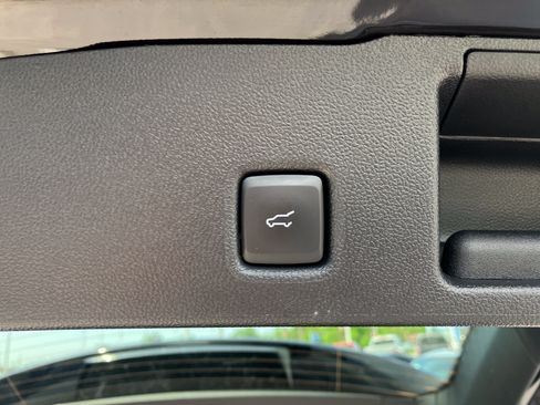Certified 2025 Ford Escape Platinum AWD/4WD image 14