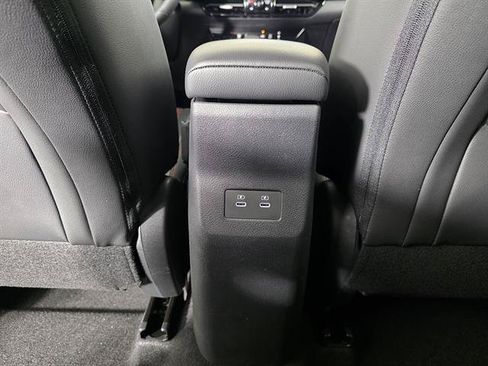 New 2026 Nissan Kicks SR AWD/4WD image 43