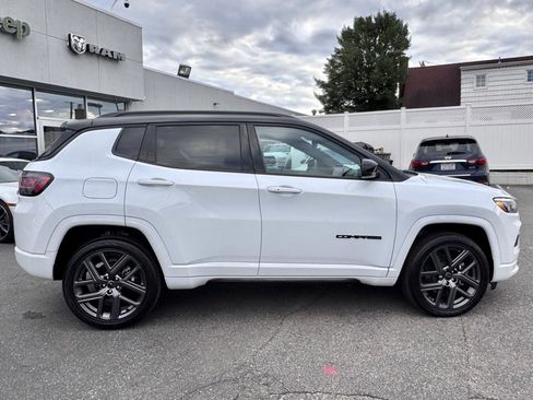 New 2025 Jeep Compass Limited w/ High Altitude Package image 8