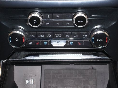 Certified 2022 Ford F150 Limited image 33