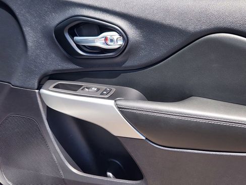 Used 2022 Jeep Cherokee Latitude image 19