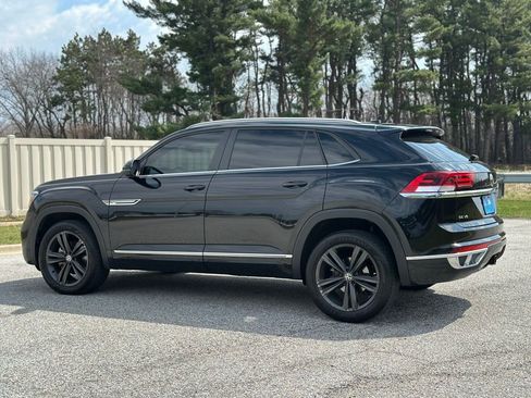 Used 2021 Volkswagen Atlas Cross Sport SE w/ Panoramic Sunroof Package image 5