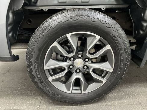 Certified 2023 Chevrolet Silverado 1500 LT w/ Z71 Off-Road Package AWD/4WD image 31