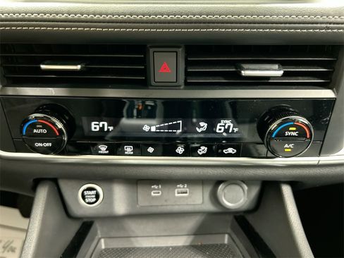 Used 2023 Nissan Rogue SV image 21