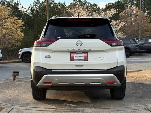 Used 2022 Nissan Rogue Platinum w/ Head-Up Display Package image 6