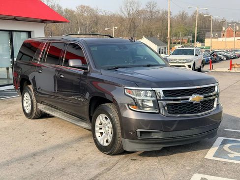 Used 2015 Chevrolet Suburban LT RWD image 8