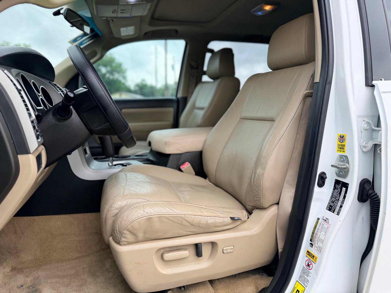Used 2008 Toyota Sequoia SR5 w/ Moonroof & Roof Rack Pkg RWD image 10
