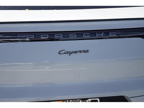 Used 2023 Porsche Cayenne Platinum Edition AWD/4WD image 12
