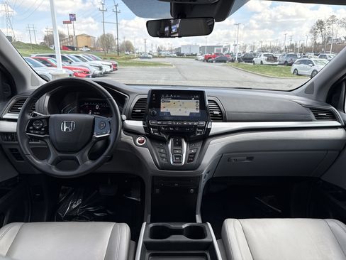 Used 2018 Honda Odyssey Touring image 30