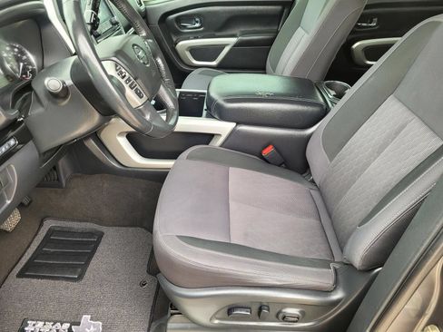 Used 2020 Nissan Titan SV w/ SV Convenience Package AWD/4WD image 20